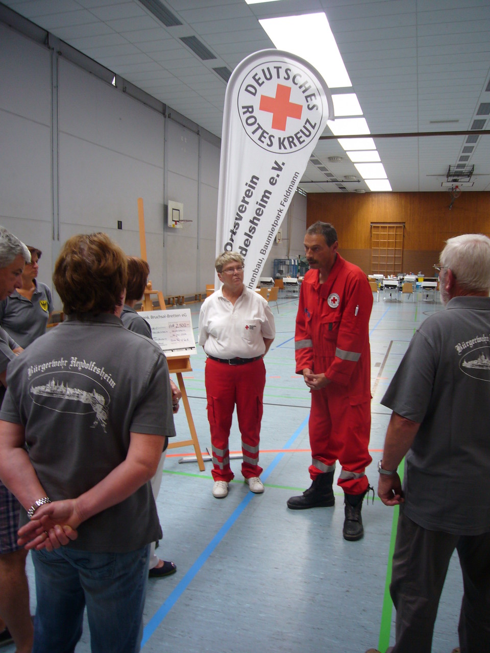 Bürgerwehr Heydolfesheim überreicht Scheck